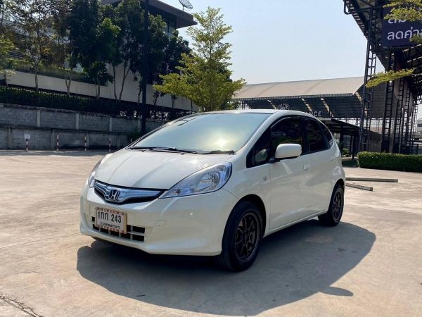 Honda Jazz1.3 Hybrid ปี 13 เจ้าของเดียว สภาพสวยสีเดิม ไม่มีชน กุญแจสำรองครบ